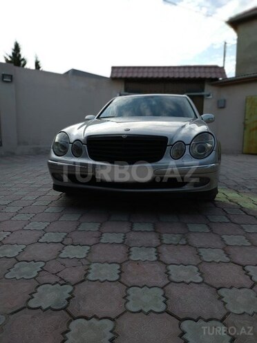 Mercedes E 220 2002, 260,000 km - 2.2 l - Bakı