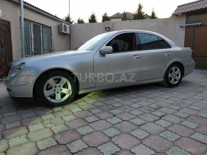 Mercedes E 220 2002, 260,000 km - 2.2 l - Bakı
