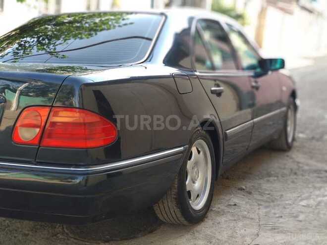Mercedes E 240 1997, 298,000 km - 2.4 л - Gəncə