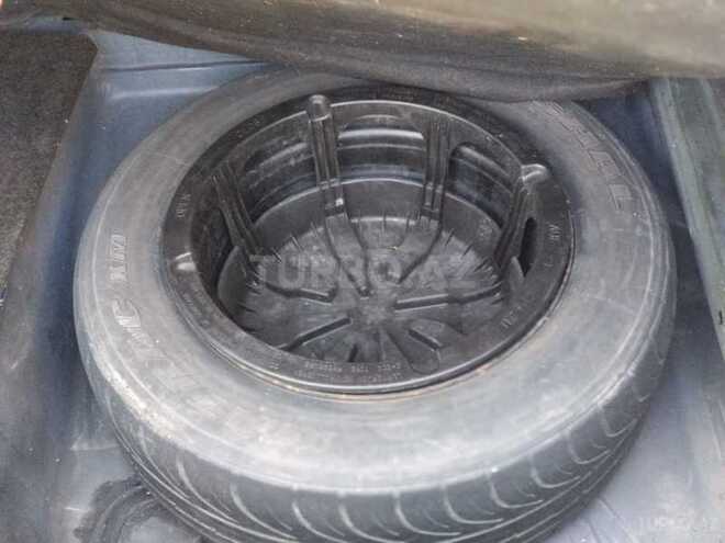 Mercedes E 240 1997, 298,000 km - 2.4 л - Gəncə