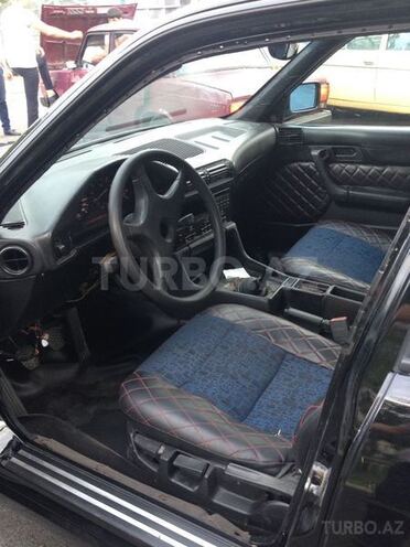 BMW 520 1991, 300,000 km - 0.4 l - Zaqatala