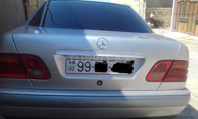 Mercedes E 220 1998, 230,000 km - 2.2 l - Bakı