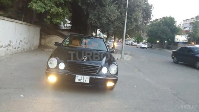 Mercedes E 320 2000, 235,000 km - 3.2 l - Bakı