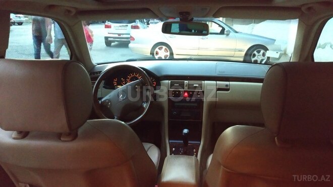 Mercedes E 320 2000, 235,000 km - 3.2 l - Bakı