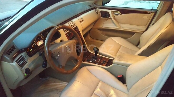 Mercedes E 320 2000, 235,000 km - 3.2 l - Bakı