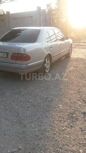 Mercedes E 230 1996, 130,000 km - 2.3 l - Sumqayıt