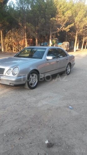 Mercedes E 230 1996, 130,000 km - 2.3 l - Sumqayıt