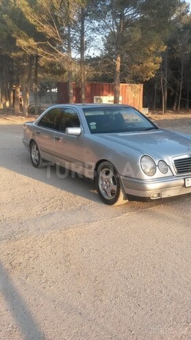 Mercedes E 230 1996, 130,000 km - 2.3 l - Sumqayıt