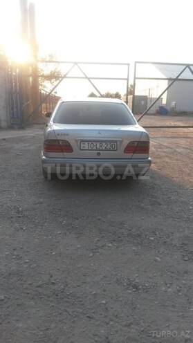 Mercedes E 230 1996, 130,000 km - 2.3 l - Sumqayıt