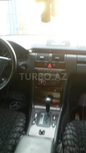 Mercedes E 230 1996, 130,000 km - 2.3 l - Sumqayıt