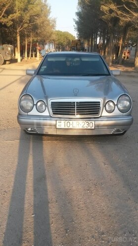 Mercedes E 230 1996, 130,000 km - 2.3 l - Sumqayıt