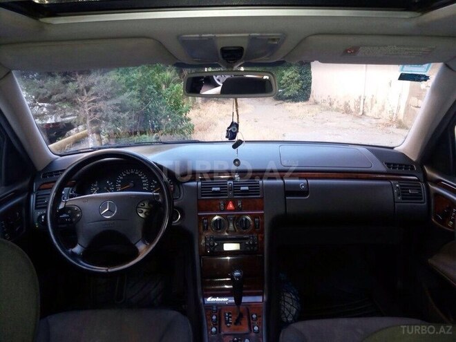 Mercedes E 240 2001, 127,000 km - 2.6 л - Bakı