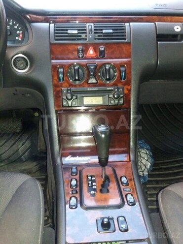 Mercedes E 240 2001, 127,000 km - 2.6 л - Bakı