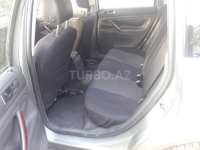 Volkswagen Passat 2004, 18,600 km - 1.8 l - Gəncə