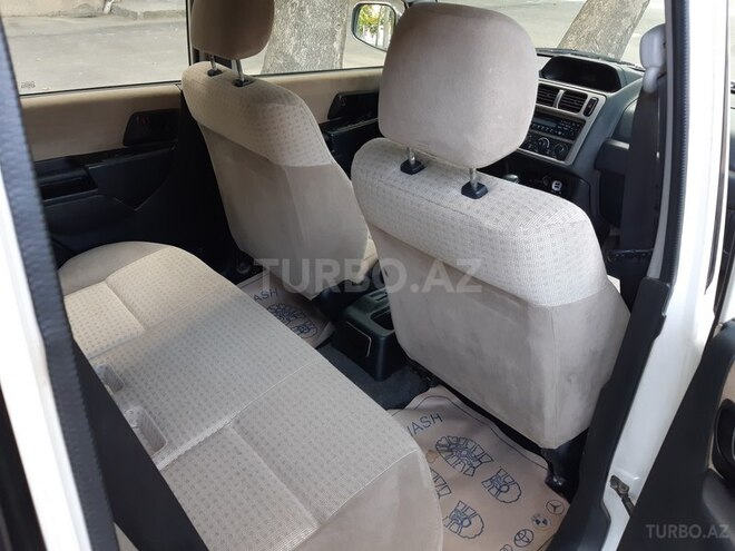 Mitsubishi Pajero io 2001, 30,000 km - 0.2 l - Mingəçevir