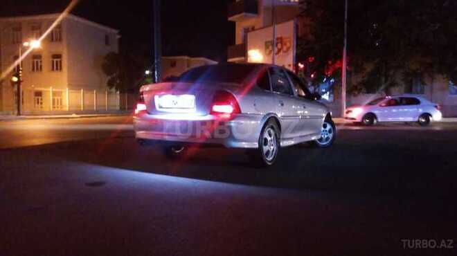 Opel Vectra 1999, 255,000 km - 2.0 l - Bakı