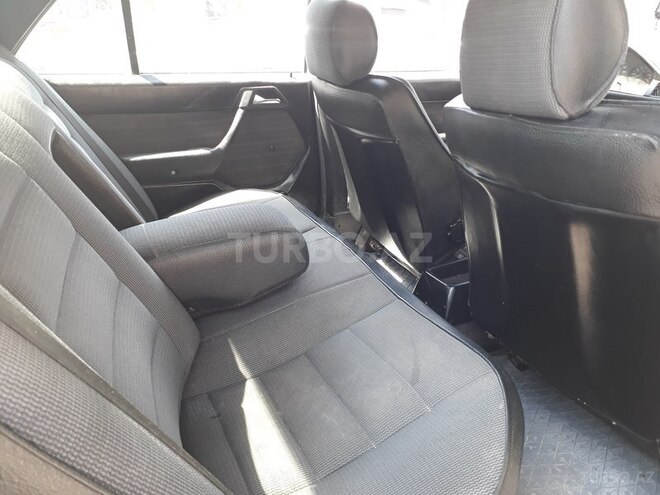 Mercedes E 230 1987, 254,781 km - 2.3 l - Bərdə