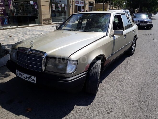 Mercedes E 230 1987, 254,781 km - 2.3 l - Bərdə