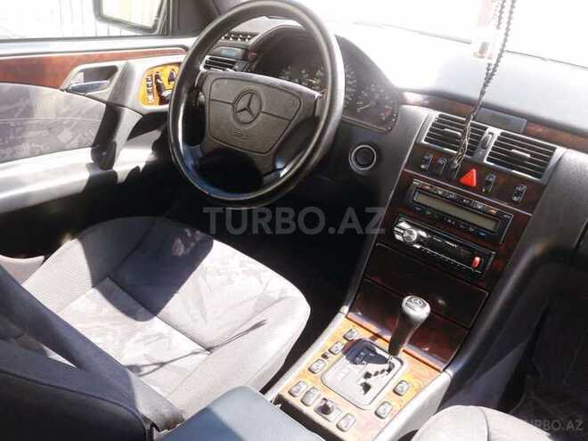 Mercedes E 240 1998, 336,750 km - 2.6 l - Bakı