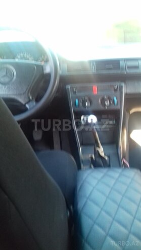 Mercedes E 220 1993, 400,000 km - 2.2 л - Bakı