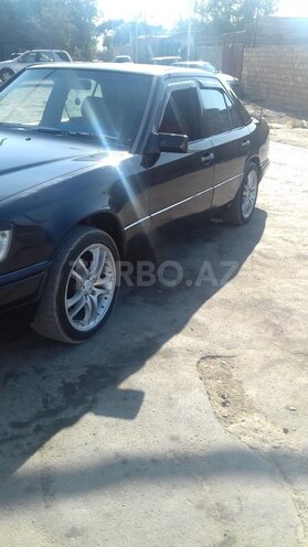 Mercedes E 220 1993, 400,000 km - 2.2 л - Bakı