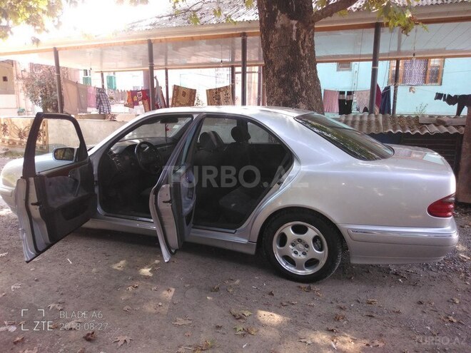 Mercedes E 240 2000, 222,000 km - 0.3 l - Ağstafa