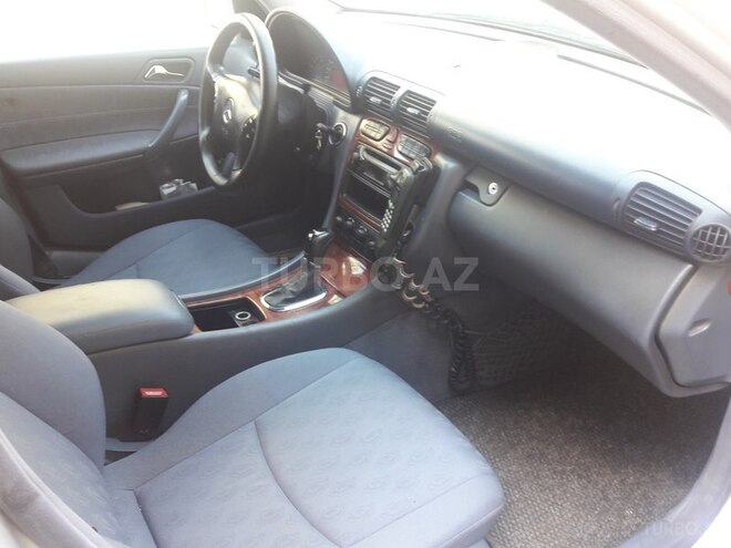 Mercedes C 220 2001, 410,000 km - 2.2 l - Bakı