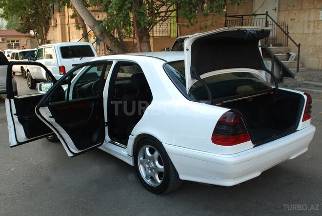 Mercedes C 240 1998, 183,000 km - 2.4 l - Bakı