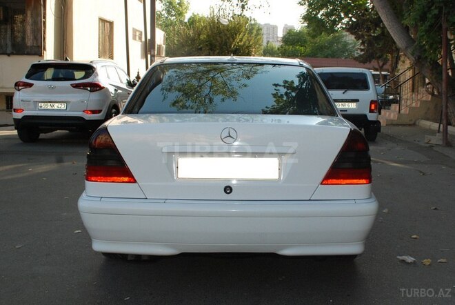 Mercedes C 240 1998, 183,000 km - 2.4 l - Bakı