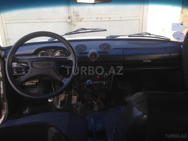 LADA (VAZ) 2106 2004, 279,500 km - 1.6 l - Salyan