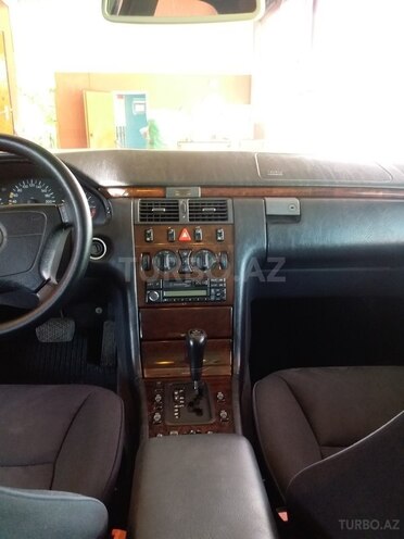 Mercedes E 230 1997, 263,000 km - 2.3 l - Sumqayıt