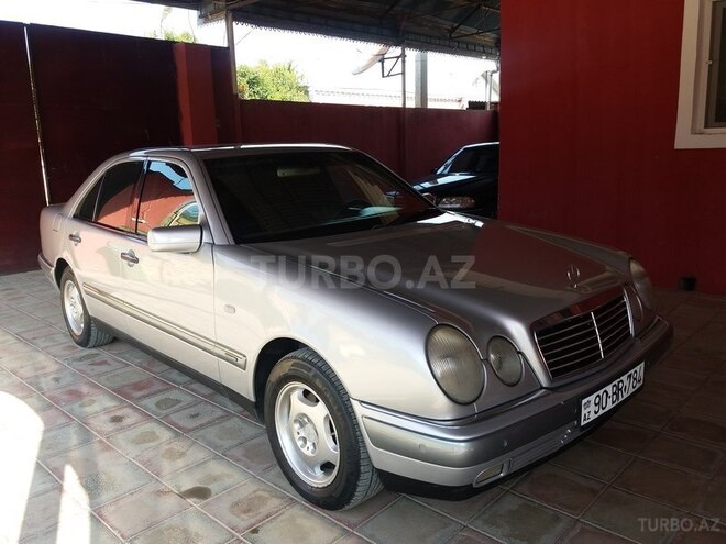 Mercedes E 230 1997, 263,000 km - 2.3 l - Sumqayıt