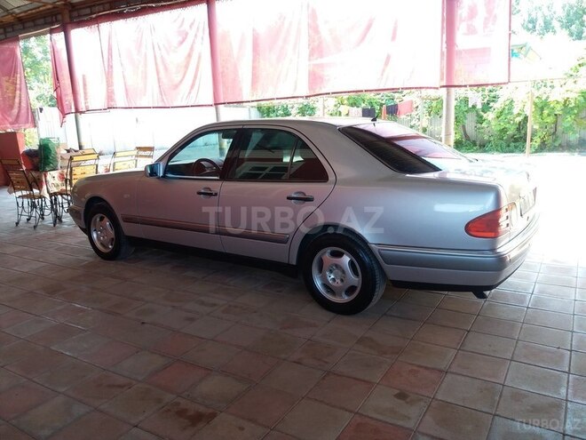 Mercedes E 230 1997, 263,000 km - 2.3 l - Sumqayıt