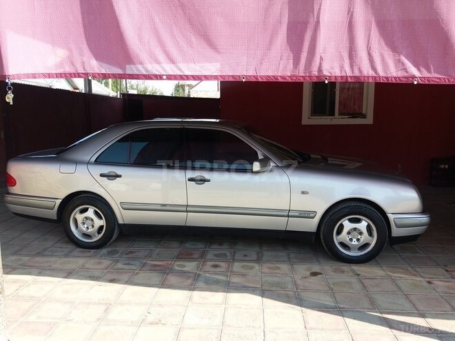 Mercedes E 230 1997, 263,000 km - 2.3 l - Sumqayıt