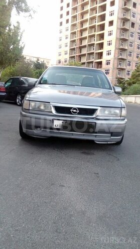 Opel Vectra 1995, 235,000 km - 2.0 l - Bakı