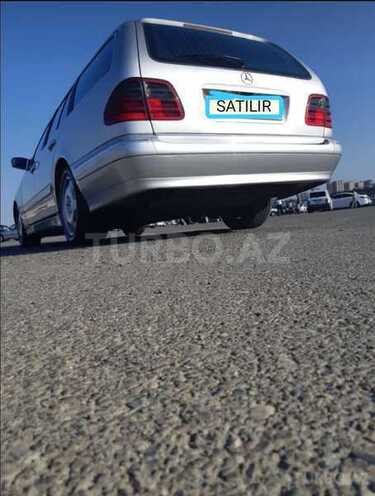 Mercedes E 220 2001, 29,800 km - 2.2 l - Bakı