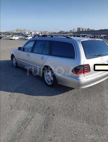 Mercedes E 220 2001, 29,800 km - 2.2 l - Bakı