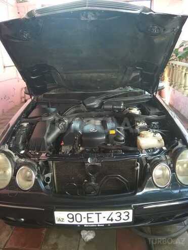 Mercedes E 280 2001, 296,929 km - 2.8 л - Bakı