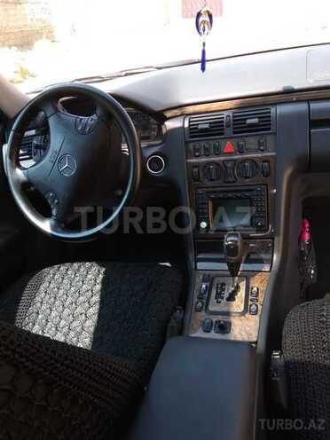 Mercedes E 280 2001, 296,929 km - 2.8 л - Bakı