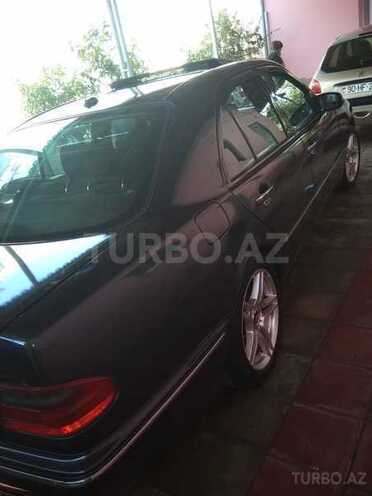 Mercedes E 280 2001, 296,929 km - 2.8 л - Bakı