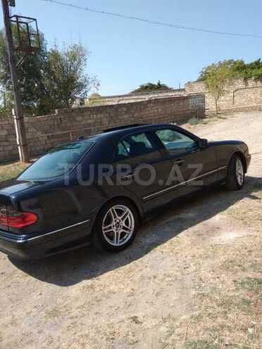 Mercedes E 280 2001, 296,929 km - 2.8 л - Bakı