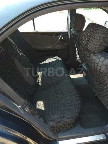 Mercedes E 280 2001, 296,929 km - 2.8 л - Bakı