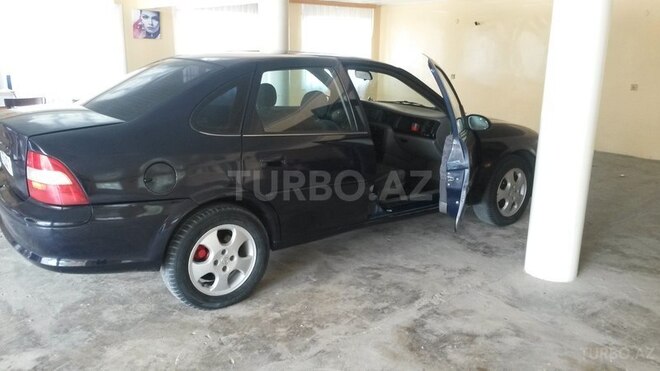 Opel Vectra 1996, 270,000 km - 1.8 l - Qazax