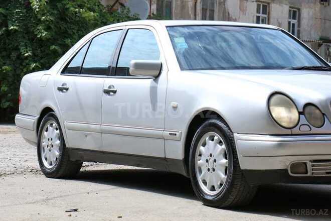 Mercedes E 240 1999, 318,373 km - 2.4 l - Bakı
