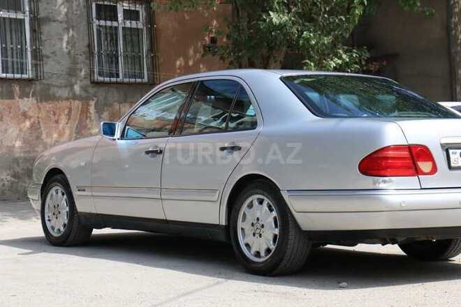 Mercedes E 240 1999, 318,373 km - 2.4 l - Bakı