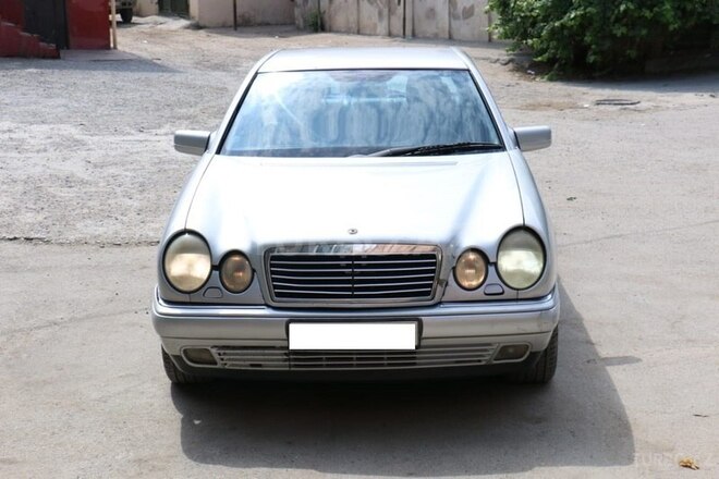 Mercedes E 240 1999, 318,373 km - 2.4 l - Bakı