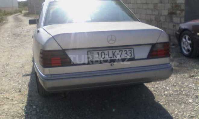Mercedes E 200 1992, 360,000 km - 2.0 l - Bakı