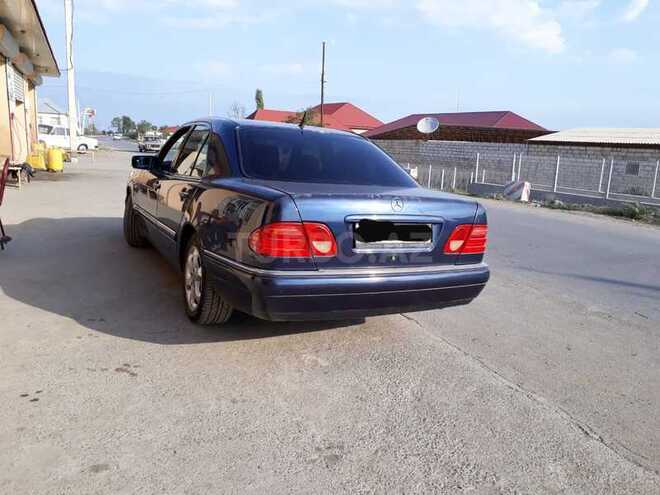 Mercedes E 240 1999, 230,000 km - 2.4 l - Şəmkir