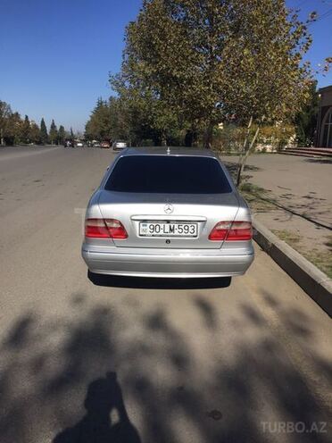 Mercedes E 280 2001, 324,000 km - 2.8 l - Gəncə