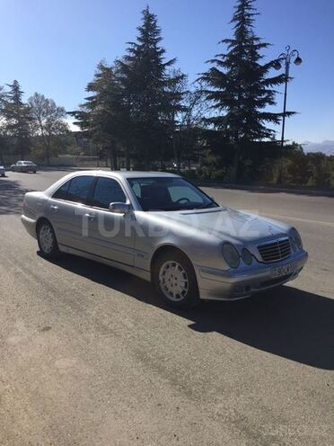 Mercedes E 280 2001, 324,000 km - 2.8 l - Gəncə